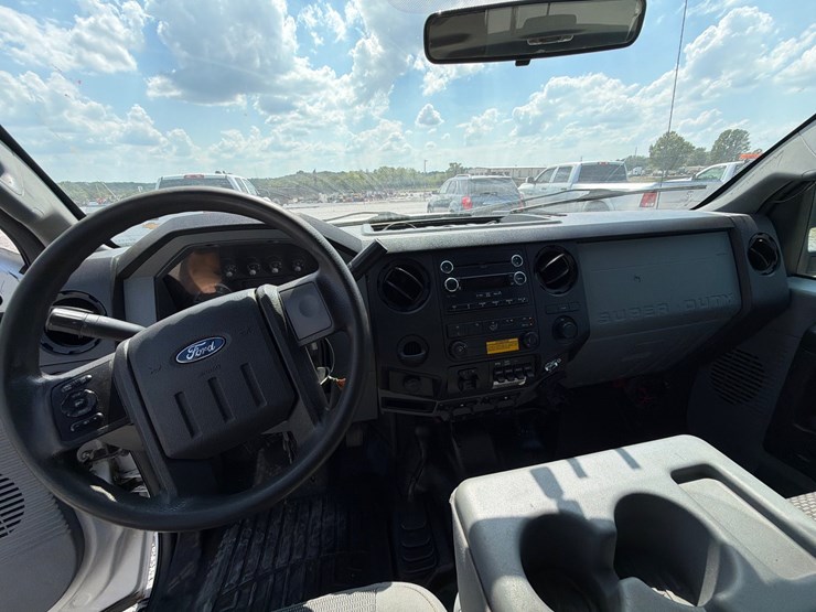 2012-ford-f550-image-18