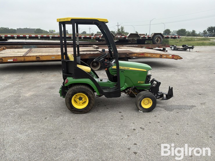 2009-john-deere-x700-image-4