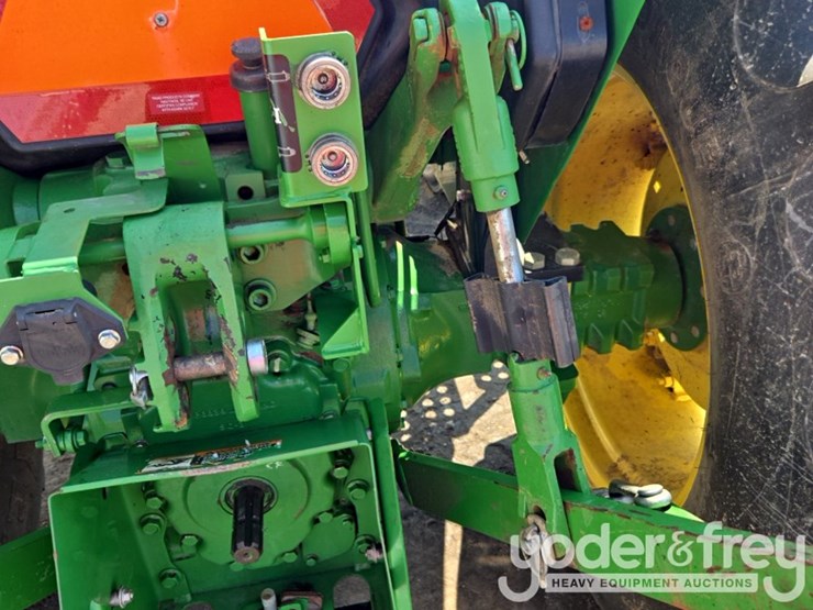 2016-john-deere-5055e-image-19