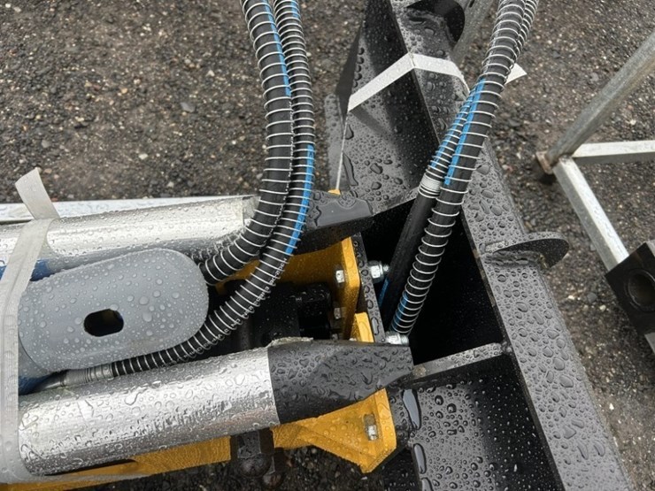 2026-starvox-sv-br680-hydraulic-breaker-image-2