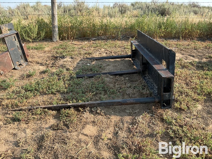 skid-steer-bale-spear-attachment-image-8
