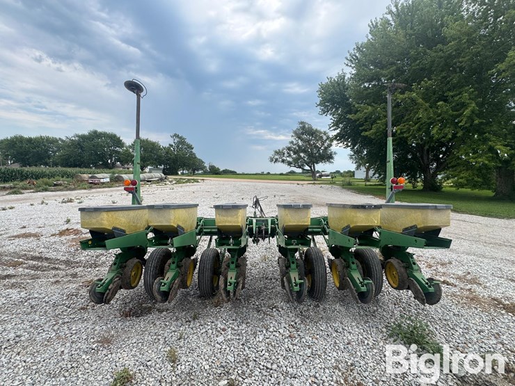 john-deere-7200-image-6