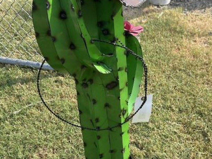 #146-•-metal-art---medium-cowboy-cactus-image-2