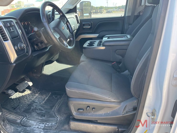 2019-chevrolet-2500-image-12