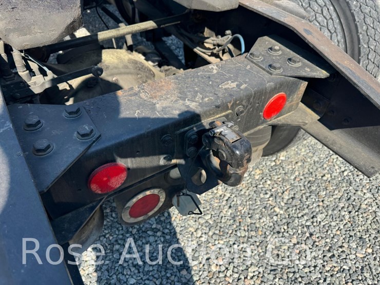2015-freightliner-m2-112-single-axle-truck-tractor-(saluda,-va)-image-12