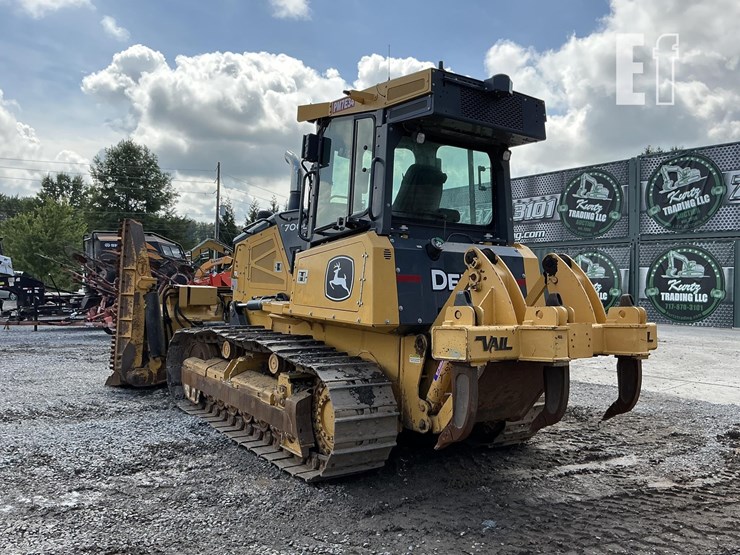 2022-deere-700l-xlt-image-2