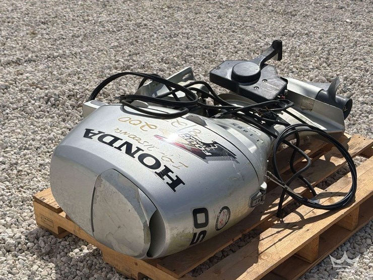 honda-50hp-outboard-boat-motor-image-1