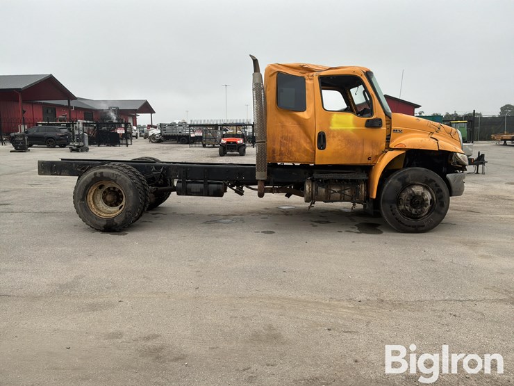 2019-massey-ferguson-730-image-4