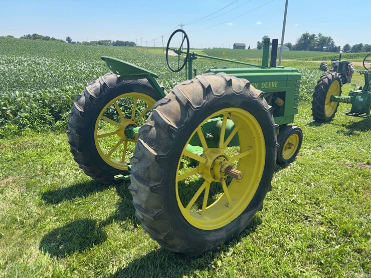 john-deere-b-image-5