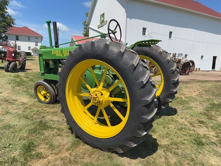 john-deere-b-image-3