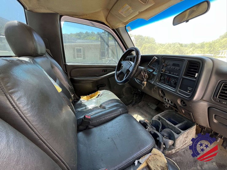 2003-chevrolet-silverado-3500-image-57