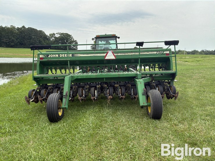 john-deere-750-image-6
