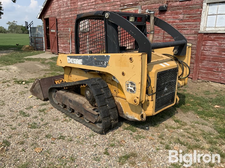 2006-deere-ct322-image-7