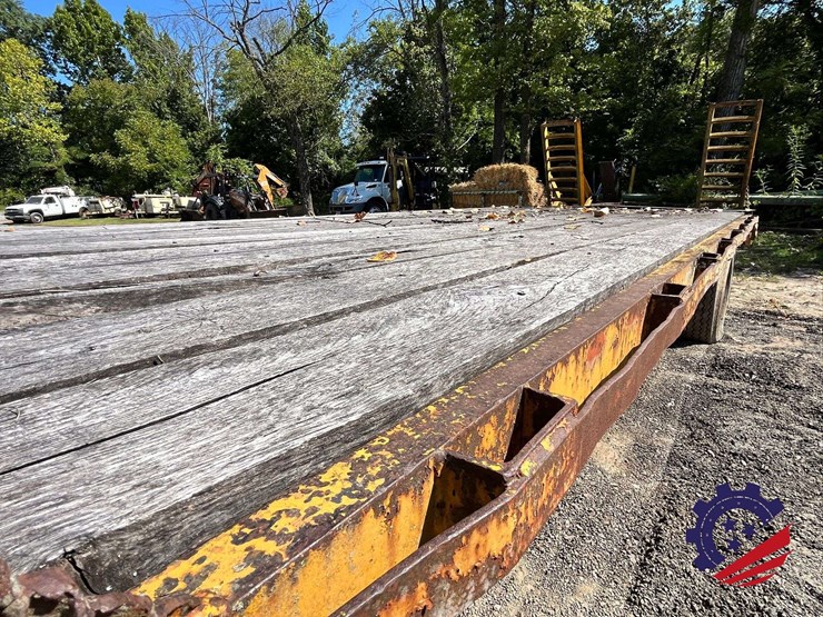 dual-t/a-equipment-tag-trailer-image-19