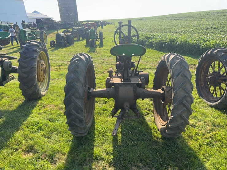 john-deere-b-image-4