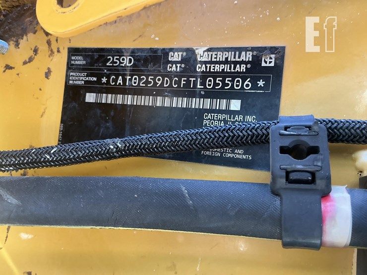2015-caterpillar-259d-image-21