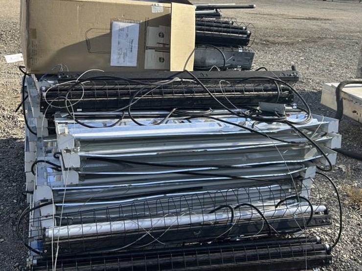 #2-•-high-bay-fluorescent-lights-&-black-light-bundle-image-3