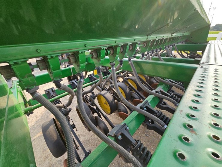 john-deere-750-image-49