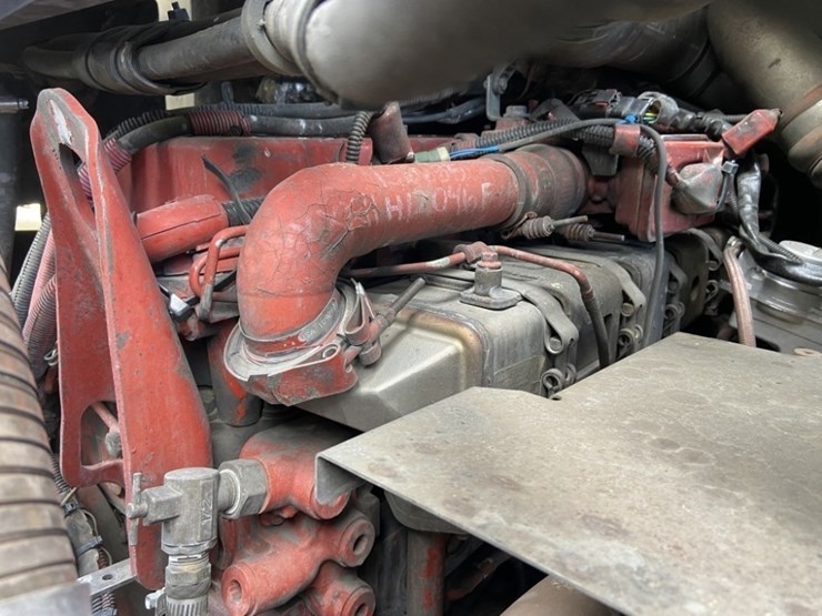 2012-peterbilt-320-image-25