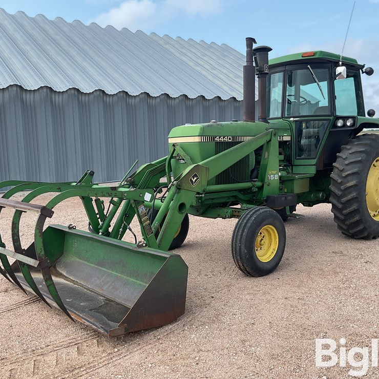 1981 JOHN DEERE 4440