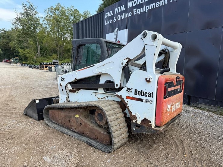 bobcat-t870-image-2