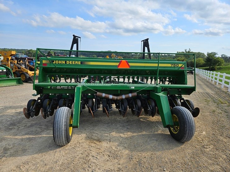 john-deere-750-image-4