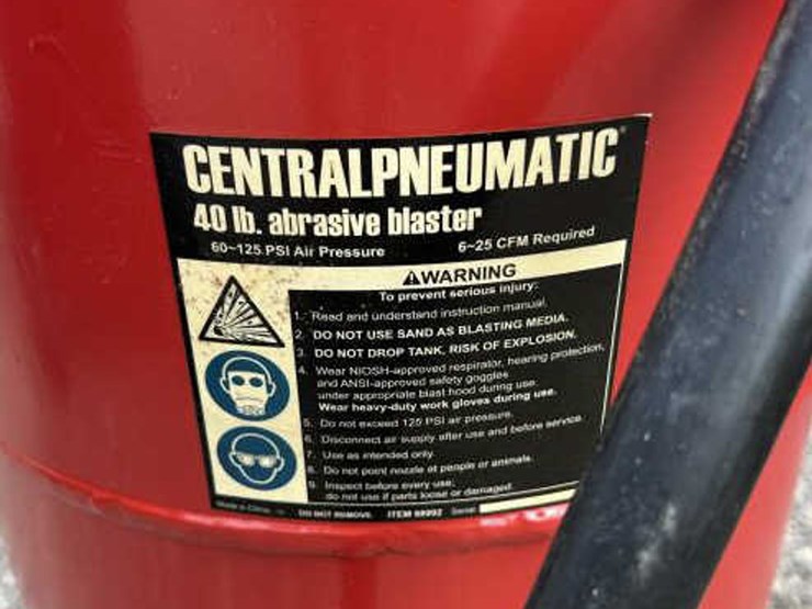 #168-•-central-pneumatic-40lb-abrasive-blaster-image-2