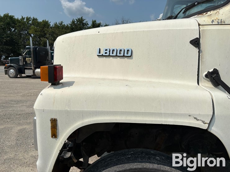 1995-ford-ln8000-image-12