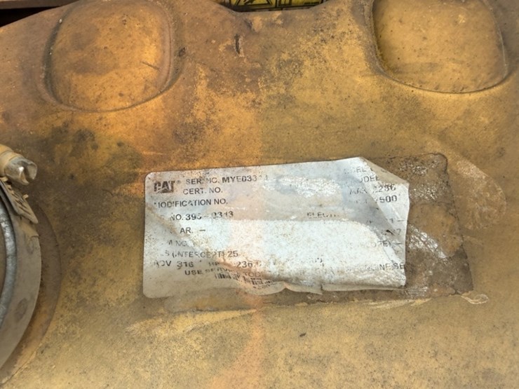 2013-caterpillar-568-image-25
