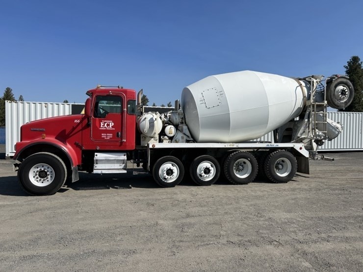 2005-kenworth-w900-image-2