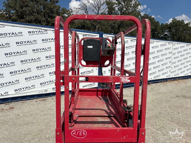 mec-scissor-lift-image-12