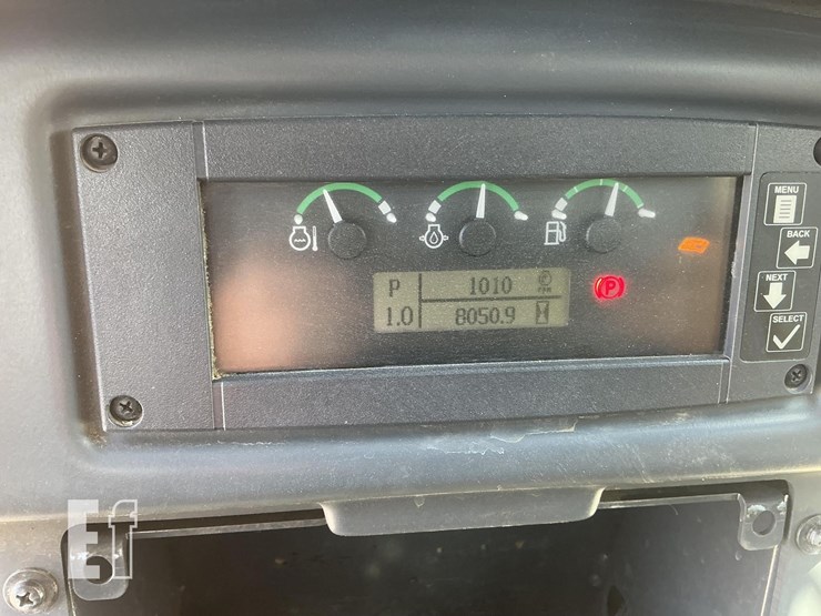 2012-deere-700k-lgp-image-17