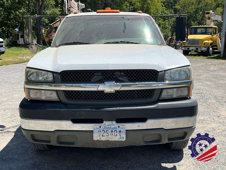 2003-chevrolet-silverado-3500-image-16