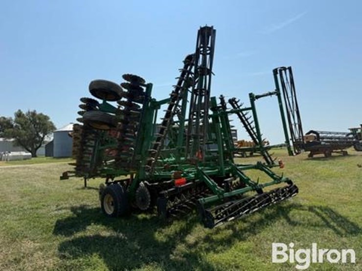 2017-great-plains-2400tm-image-7