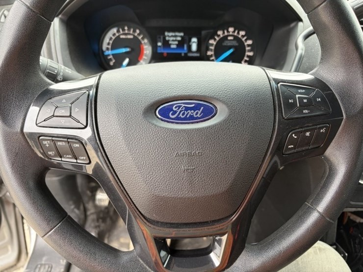 2018-ford-explorer-image-29