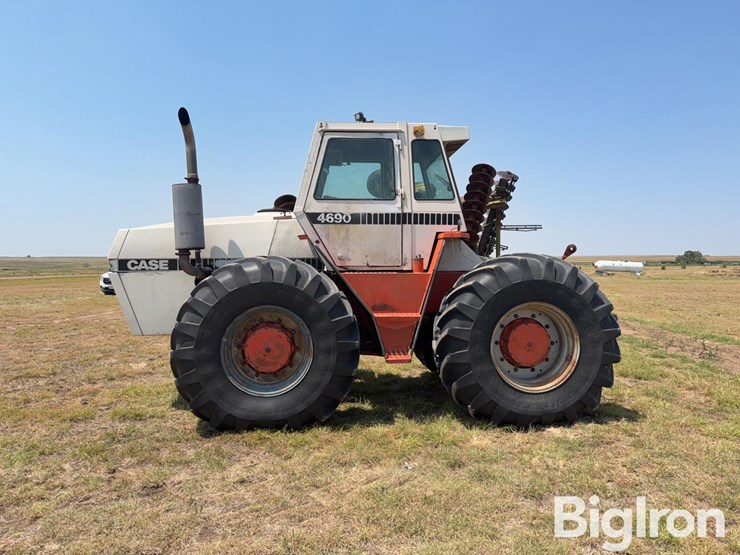 1980-case-4690-4wd-tractor-image-8