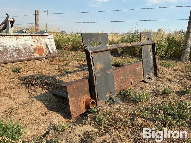 skid-steer-bale-spear-attachment-image-7