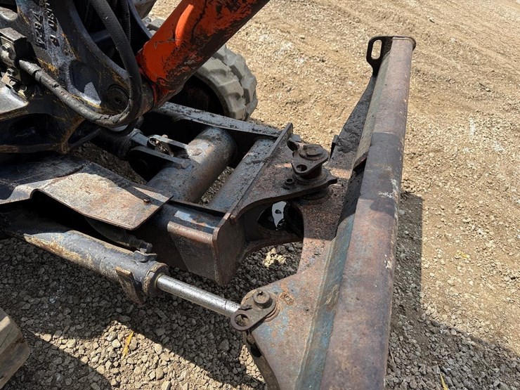 2011-kubota-u35-image-10