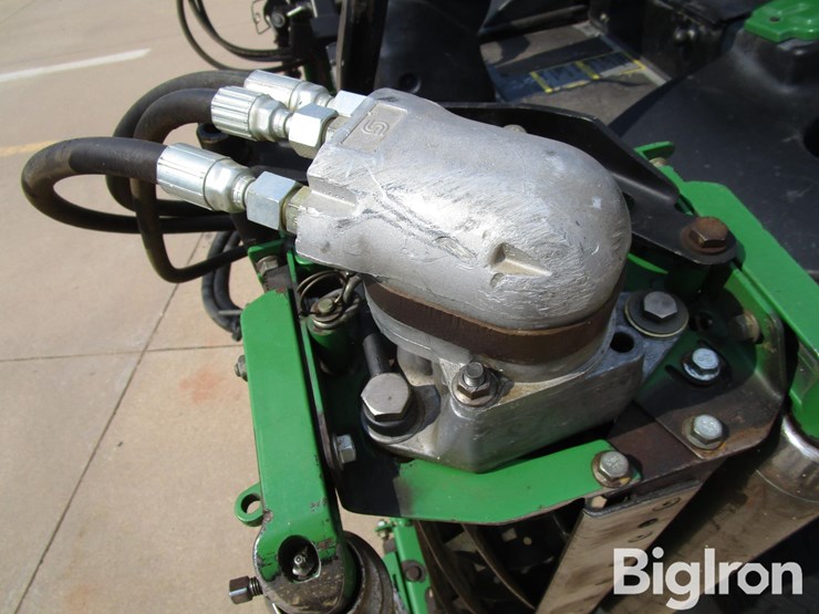 2007-john-deere-3235c-image-19