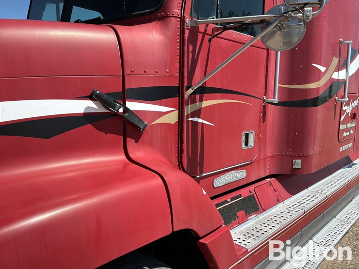 1995-freightliner-fld112-image-14
