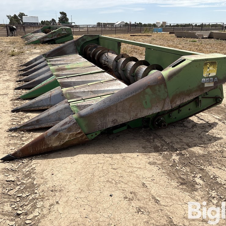 JOHN DEERE 853A