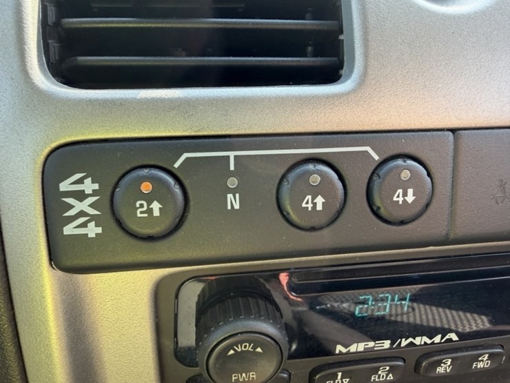 2012-chevrolet-colorado-lt-image-26