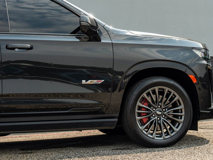 2024-cadillac-escalade-esv-image-38