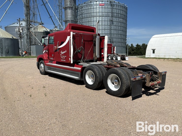 1995-freightliner-fld112-image-7