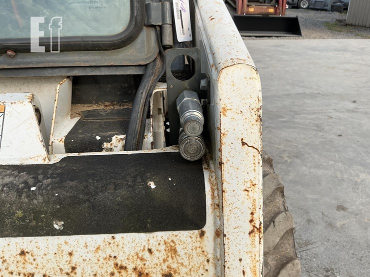 2011-bobcat-s70-image-11