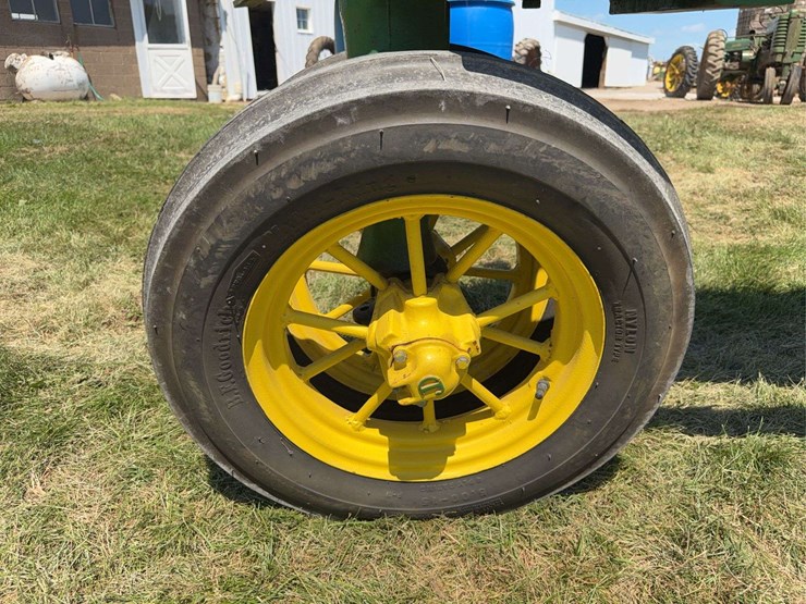 john-deere-b-image-13