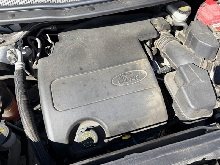 2015-ford-explorer-xlt-image-11