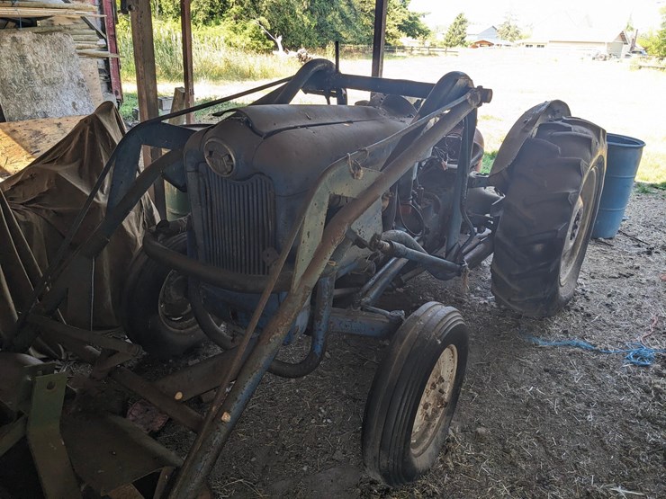 1940-ford-tractor-image-3