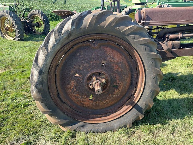 john-deere-b-image-30