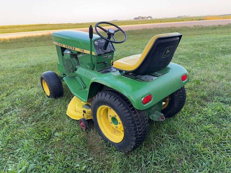 john-deere-110-image-2